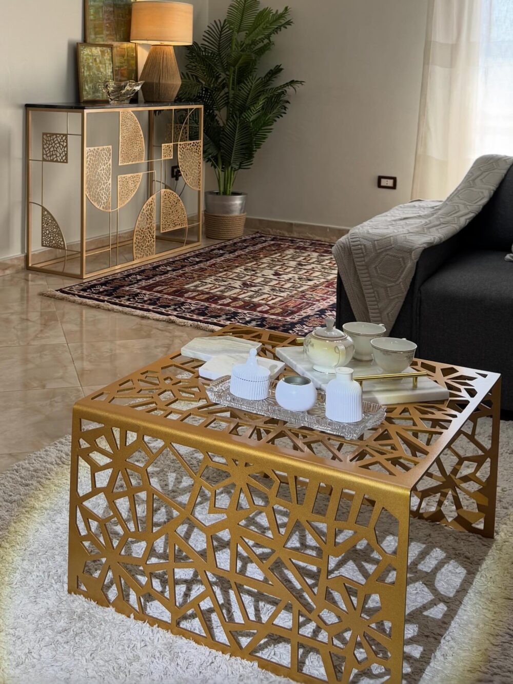 The mosaic table - Image 2